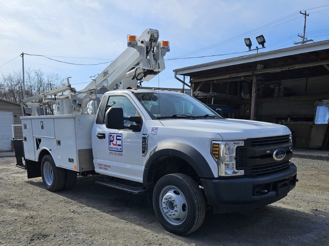 2018 Ford F450 Altec at200a