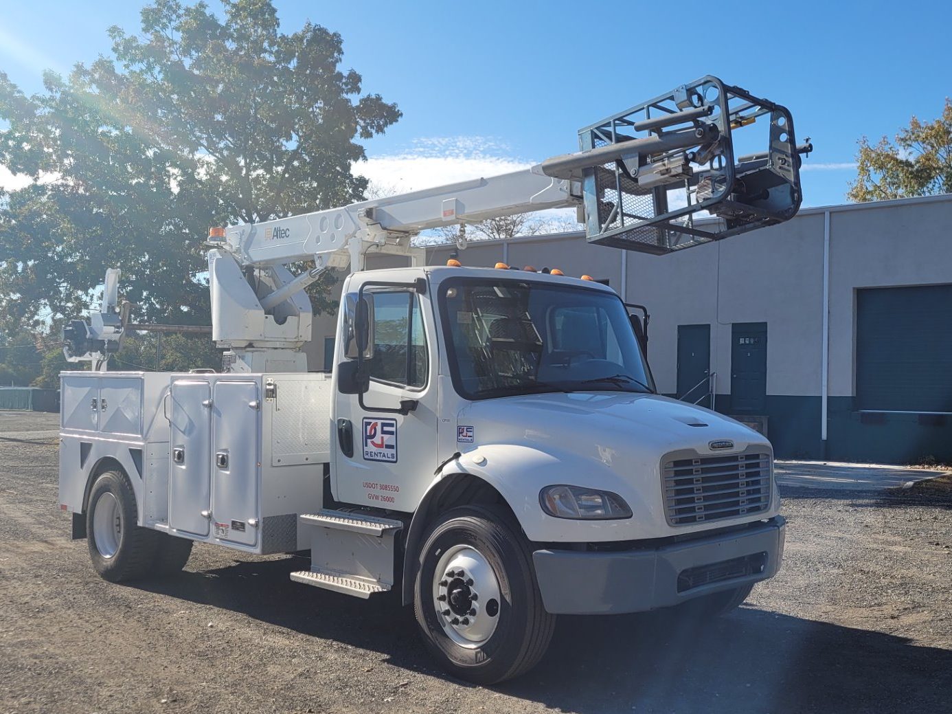 2017 Freightliner m2 Altec t40p 106
