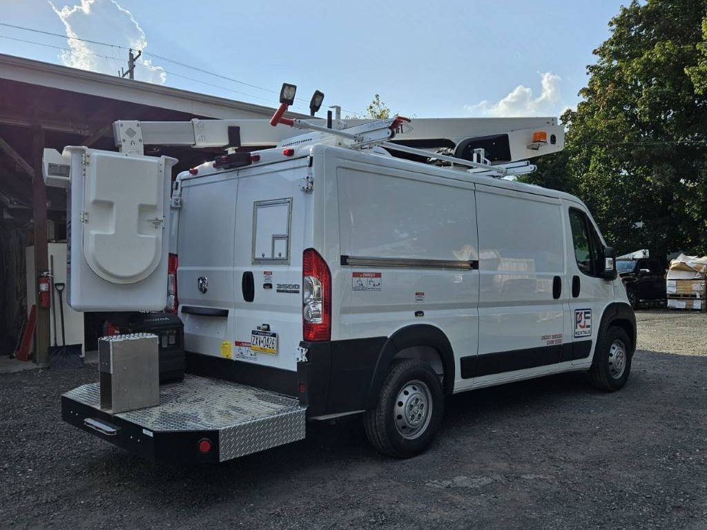 2023 Ram 3500 Van Versalift Vantel29ne